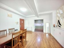 东北阿姨(豪爽卖房价格空间大)。三期央位,近2号线地铁龙阳路