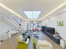 远洋傲北 C2户型 私家电梯 北入户 南院150 带2个车库