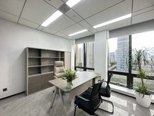 朝东 研发园C区68平 全新精装修 一个隔间 可配家具