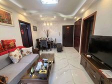 婚房装修 急售两房 看房随时 电梯16楼 拎包住