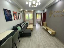 南北通透 临地铁 满五 有电梯 交通便捷 精装可拎包入住