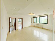 新出,急售,一口价155万,固定车位,地下室,急售。