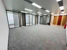 珠江新城超甲办公 环球都会广场正电梯口精装修4个房 南向望江