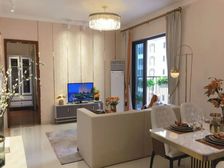 西福蓝湾 诚心出售 价格可谈 送车位送全屋家私家电 包税南向