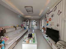 首付6万就能拿下的精装两房带阁楼