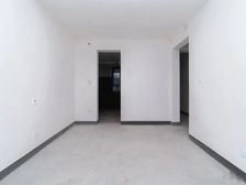 白云新城 新城市中心 联系本人买房家具家电赠送 先到先得