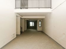 新上龙湖天街附近鲁能公馆4室2厅全新毛坯上叠户型正气看房方便