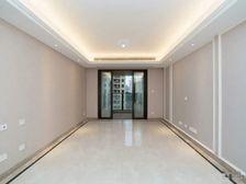 新城樾隽中央 万达旁 交通方便 配套齐全 价格可以大刀