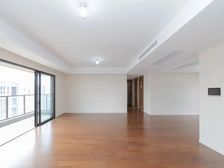 琅越龙洲 全新装修 没住过 随时看 价格可刀 亏本好几十了