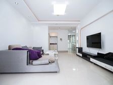 一楼带50平大花园.送车库.随时看房有钥匙.诚售