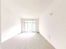 香城三区多层纯毛坯三房得房带自库22平