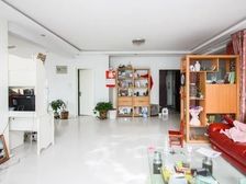 历山名郡 经 典四居室 全天采光