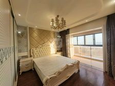 精装修南北通透三房比三期毛坯价格还便宜