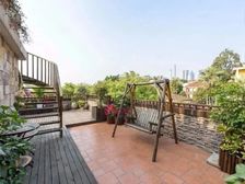 送30平米大露台 7米挑空客厅 只计算一层面积 送产权车位