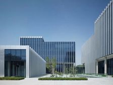 嘉铭东枫 国际甲级写字楼园区 全新精装修 带家具