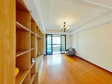 三期4房2厅2卫的,8开头的,满五年,看房随时