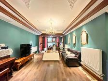 急售,端户精装下叠,前后带花园,地下室带三个采光井,带车库