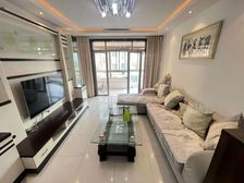 良辰美景!2002年商品房,南北通透带飘窗,厅朝南带阳台!