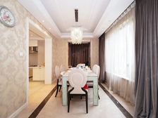 山水映象花园联排别墅,3层5室3厅,前后花园,小区中间位置