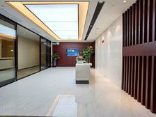 门面大气丨京基滨河时代大厦800平丨带家私电梯口丨免租2个月