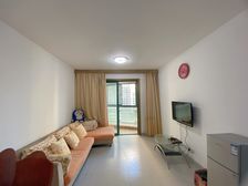 两梯四户 带阳台 客厅和卧室都可看江 管道燃气 中间层