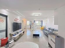 房东只要卖掉,鹤北一街坊,70平经典户型,精装修位置好,急售