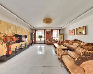 临海河平面三室可看小区平面湖带两个车位诚意出售