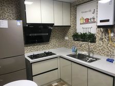 全新家具家电齐全拎包入住!一房带花园13平方 诚意出售!