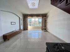 悦丰新苑6楼带阁楼 带露台 送车棚 业主置换诚心出售 有钥匙