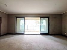 新上 带大花园 带车位 地下室 业主换别墅 钥匙在手