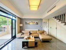 精装上叠别墅业主诚意急售 和渝八