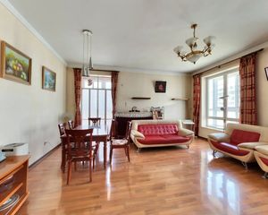 本小区性价 比好的房子三室三卫三阳台海河景观非 常好