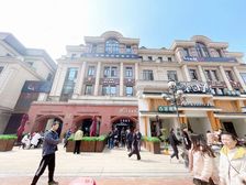 诚心出售,,直降100万,赠送外摆,李易面管。