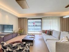 360万卖,精装洋房大平层,可做五房,小区自带会所