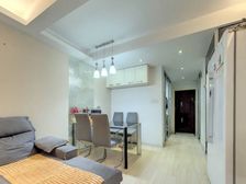 楼层低,前面无遮挡,精装修,双楠双阳台,双天井