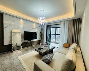 荣安品质,三开间朝南,两个卫生间,采光良好