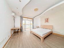 电梯高区,不靠马路,小区中间,视野无遮挡,南北通透,户型正气