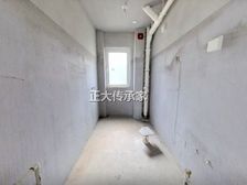 康和新城 南北通透 一楼带院 带车库 三室两厅两卫 毛坯