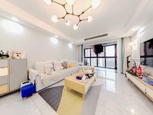 凤凰花园 3室104.02平通透户型,自住装修保养很新!