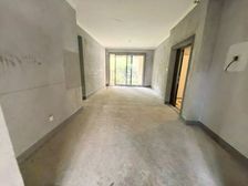 业主87了,4房洋房,店长(必卖),门口轻轨站