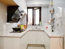 必卖好房 精装一室 28年 的 楼层好不累