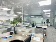 华普广场 高层 实用7成6 方正实用 全套办公家具