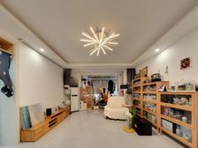 湖岸名家:全屋地暖.50万精装.大牌家具家电.拎包入住有车位