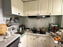 科普大厦 人小隔壁 与校一墙之隔 接送方便 对面就是轻轨站