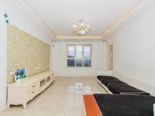 奥莱城 交通便捷 高楼层视野无遮挡 车位充足 房龄新 大两居