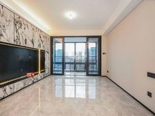 新出10楼的四房,全新没有住过,带车位的价格