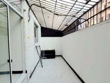 地铁口带院子两房,业主诚意出售!精装全送!价格可谈