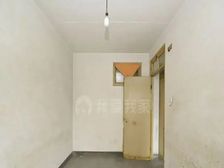 一梯两户,双南2房,客厅朝东有窗全明,不靠马路,上海荟聚旁