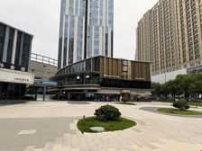 红谷滩单价几千起适合办公会所等一切液态十字路口双边对流