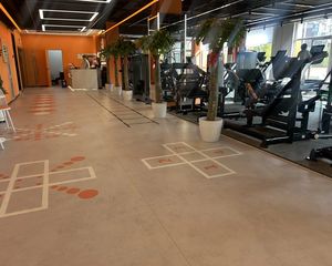土桥地铁站口100米 社区底商 一手现铺带租户 回报4个点